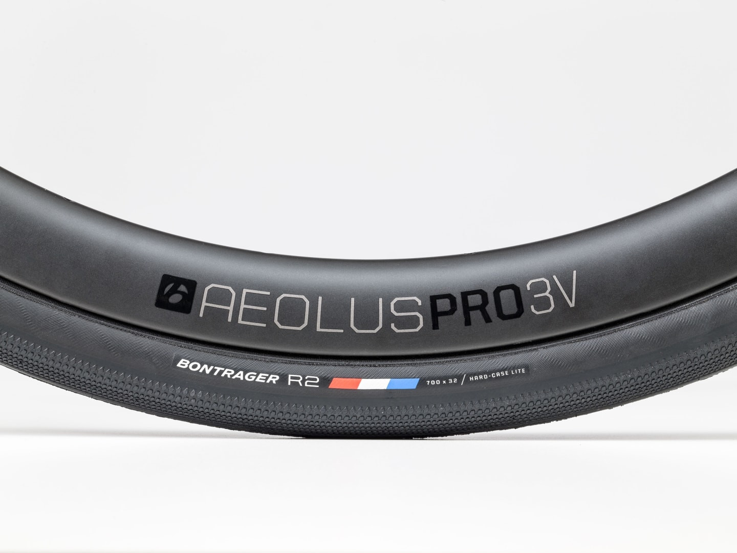 PNEU 700 BONTRAGER R2 700X25 579780 PRETO